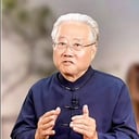 蓝衣白发老头